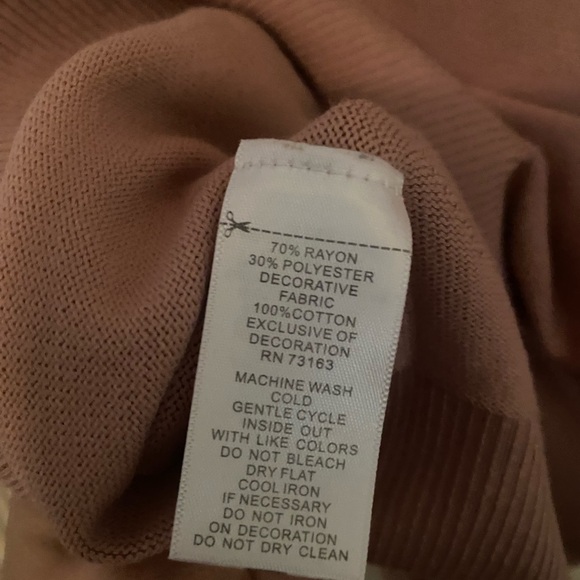 Cable and Gauge mauve pink heart sweater 3/4 sleeves . Collared. Size M - Picture 6 of 6